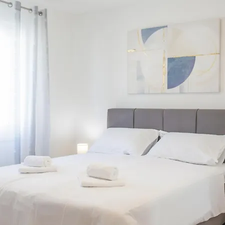Lotos Apartment Zadar